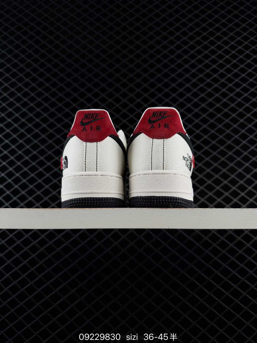 NIKE AIR FORCE 1